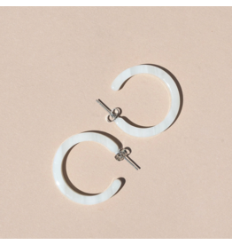 Nat + Noor Alba Hoop Earrings - Cream, Shell