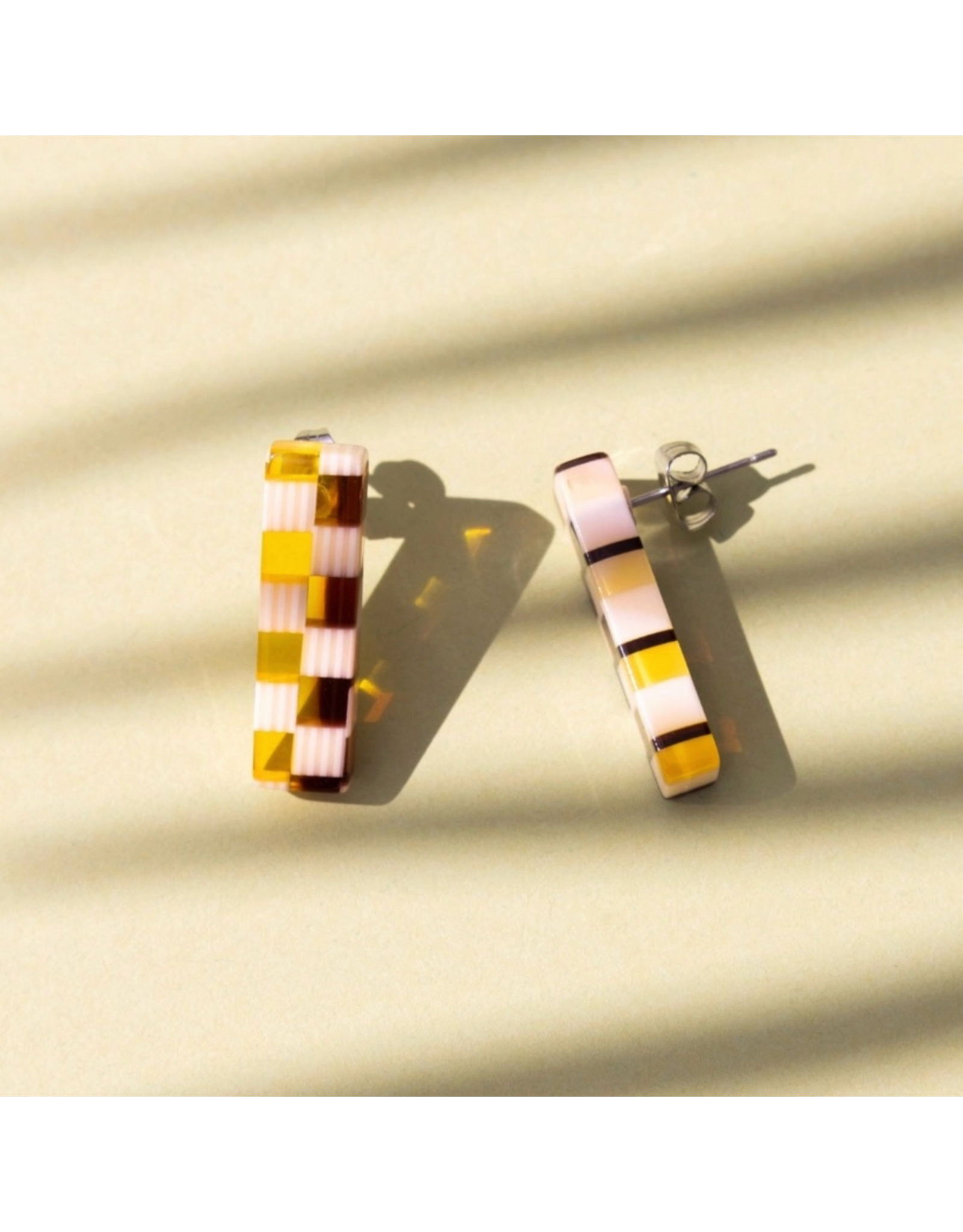 Nat + Noor Ivy Checkered Earrings - Yellow + Cream