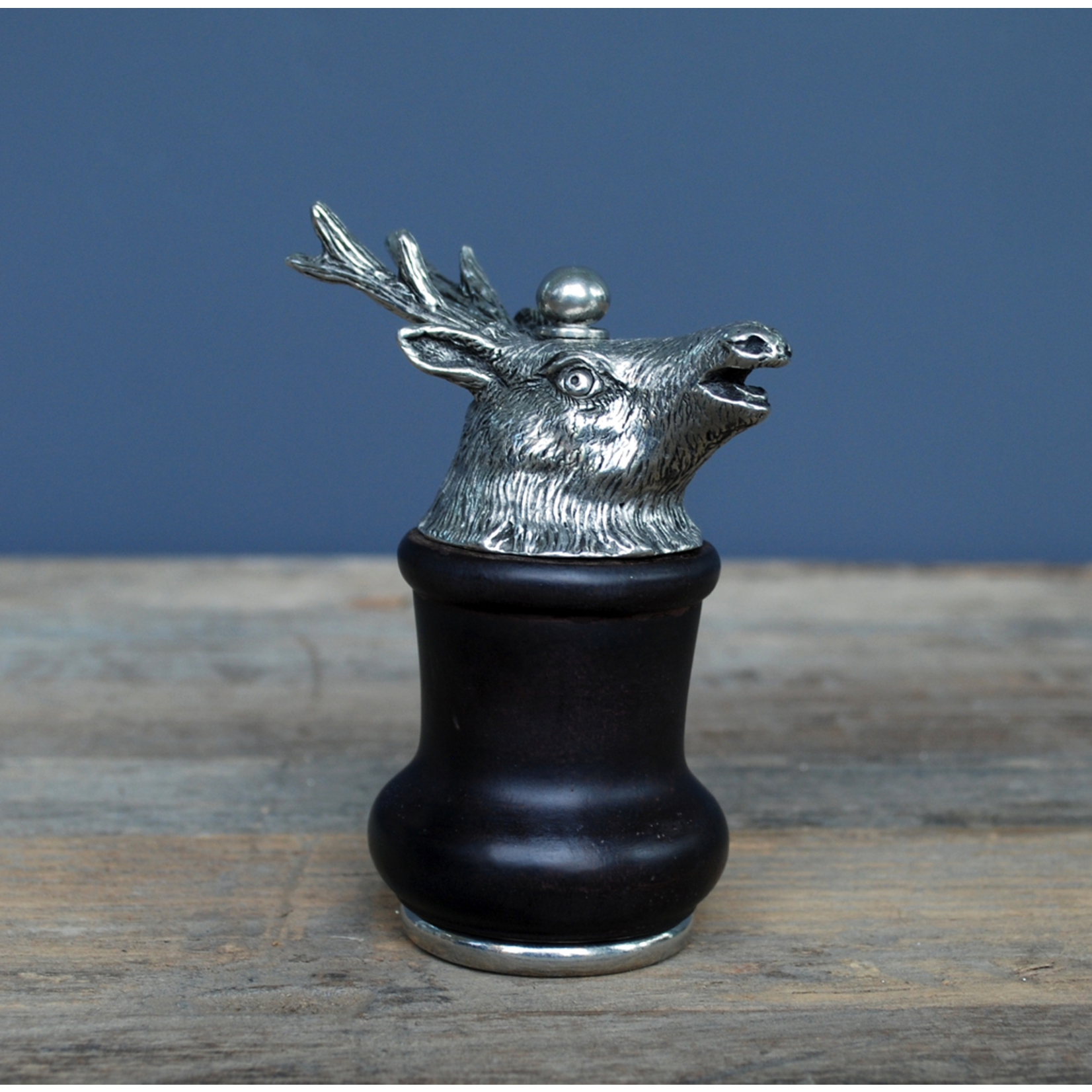 CHEHOMA PEPPER GRINDER WITH DEER IN RUBBER WOOD