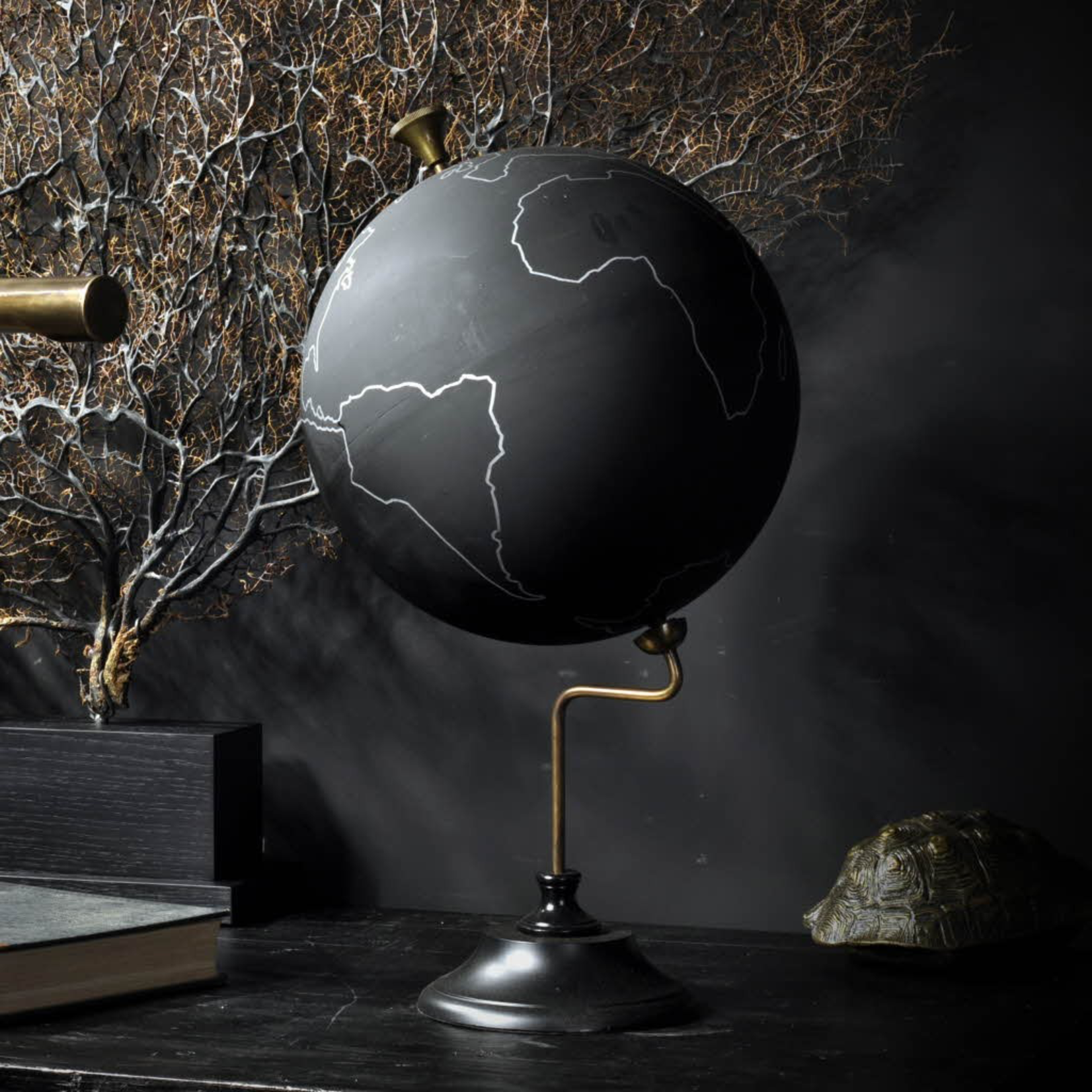 OBJET DE CURIOSITE CHARCOAL EARTH GLOBE