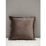 CHEHOMA GREY CUSHION WITH GOLDEN STUDS