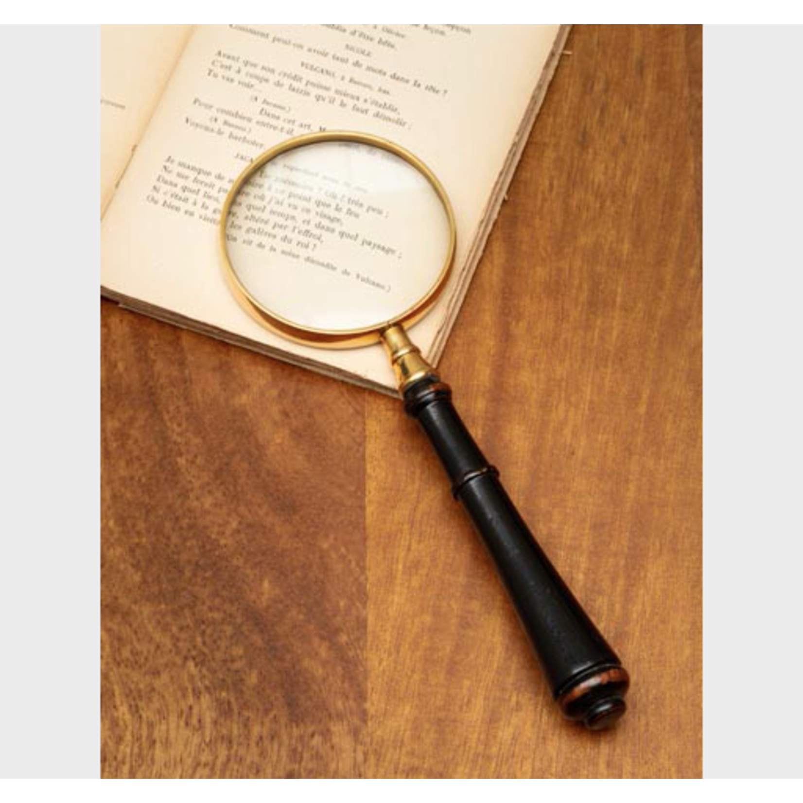 CHEHOMA MAGNIFIER WITH BLACK HANDLE