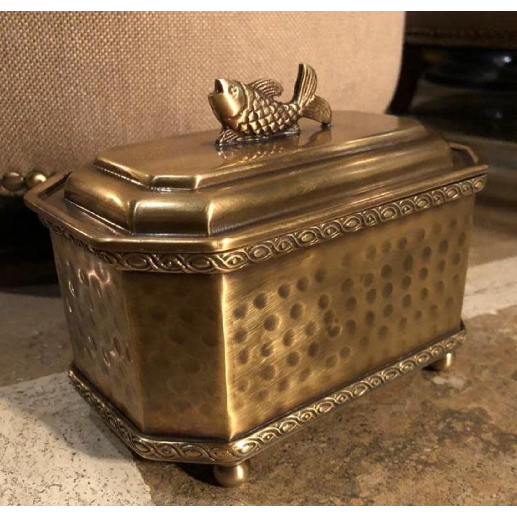 CHEHOMA BRASS BOX WITH FISH HANDLE