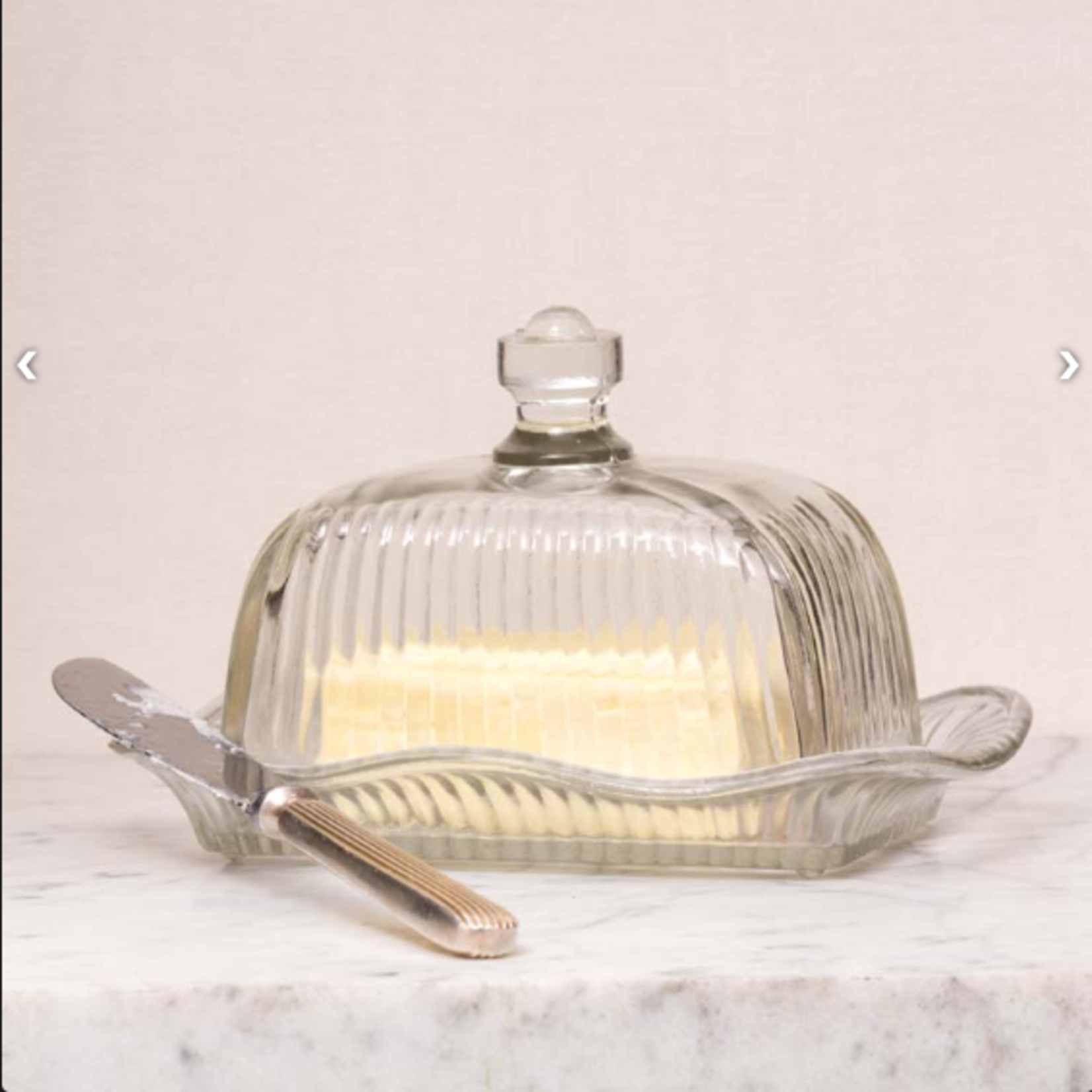 CHEHOMA BUTTER DISH IN CLEAR GLASS