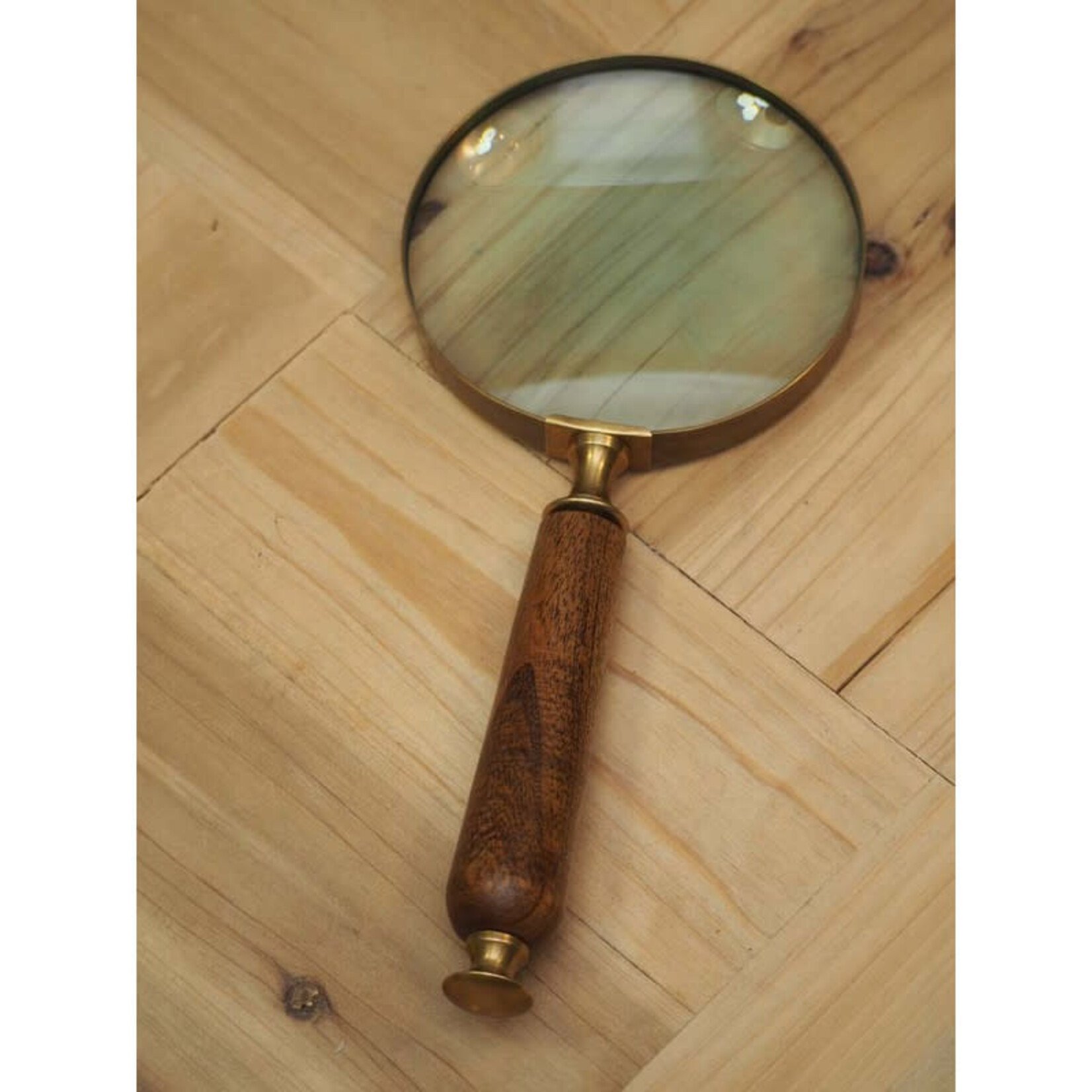 CHEHOMA MAGNIFIER WITH WOODEN HANDLE