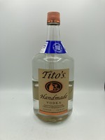 TITO'S HANDMADE VODKA Tito's  handmade vodka 40% abv 80 proof 1.75 Liter