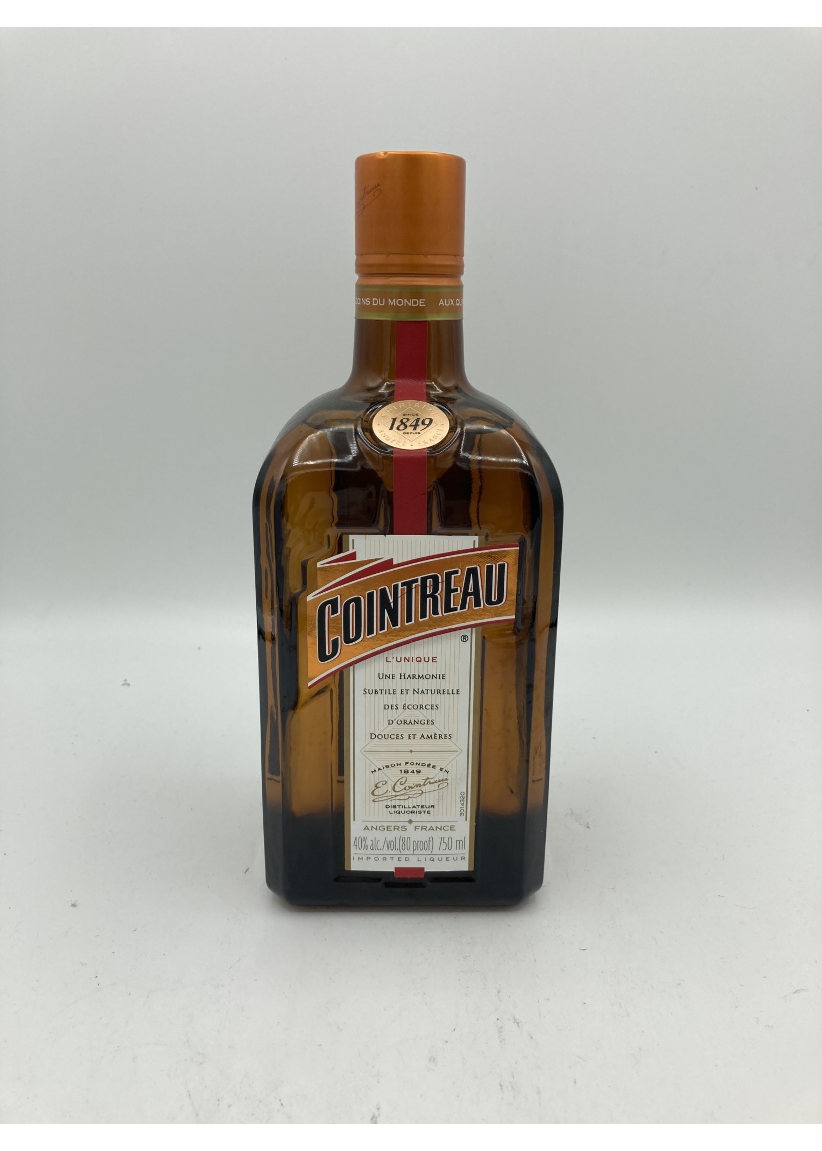 Cointreau - Holly 750ml Main ABV 40% Proof Orange liquor 80 Liqueur