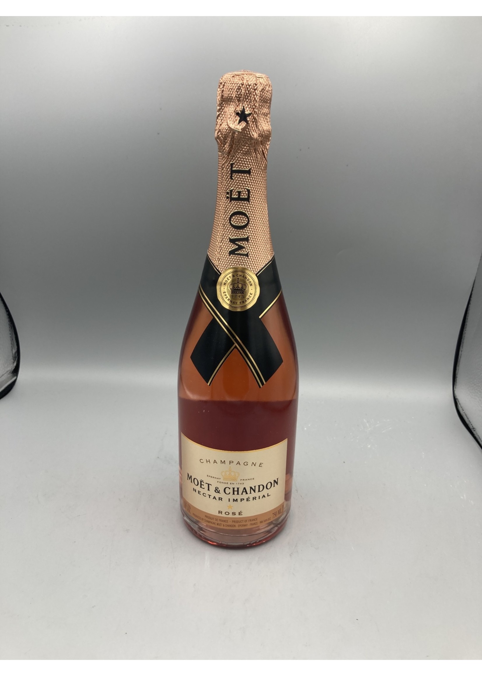 Moet & Chandon Nectar Imperial Rose Champagne (750 ml)