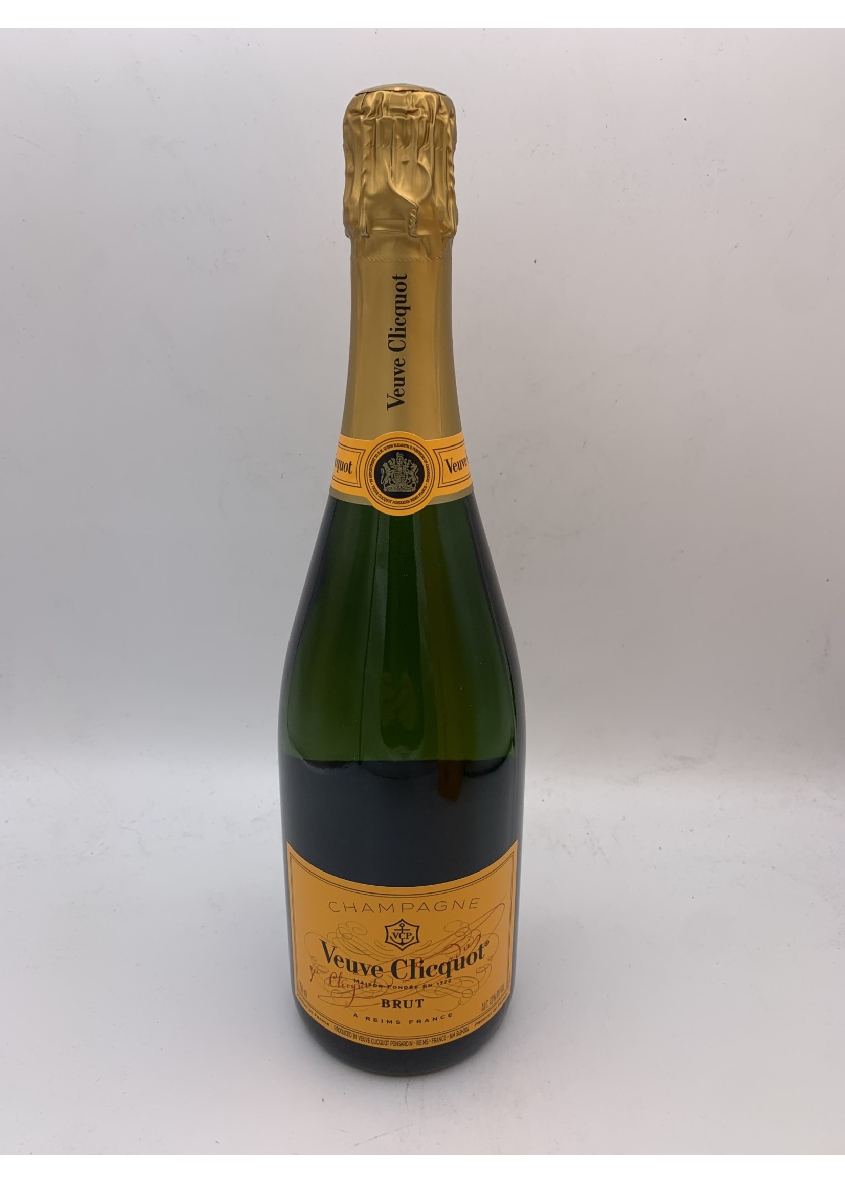 VEUVE CLICQUOT Veuve Cliquot champagne brut 12%  abv 750ml