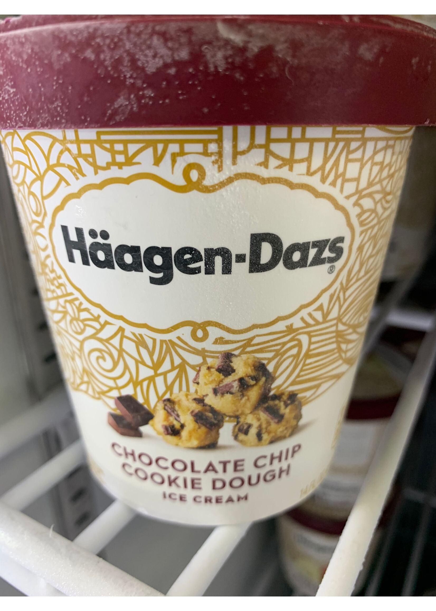 Haagen- Dazs Ice cream  original chocolate chip cookie dough 14oz-pint