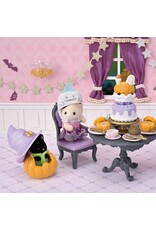 Calico Critters Halloween Surprise Party Set
