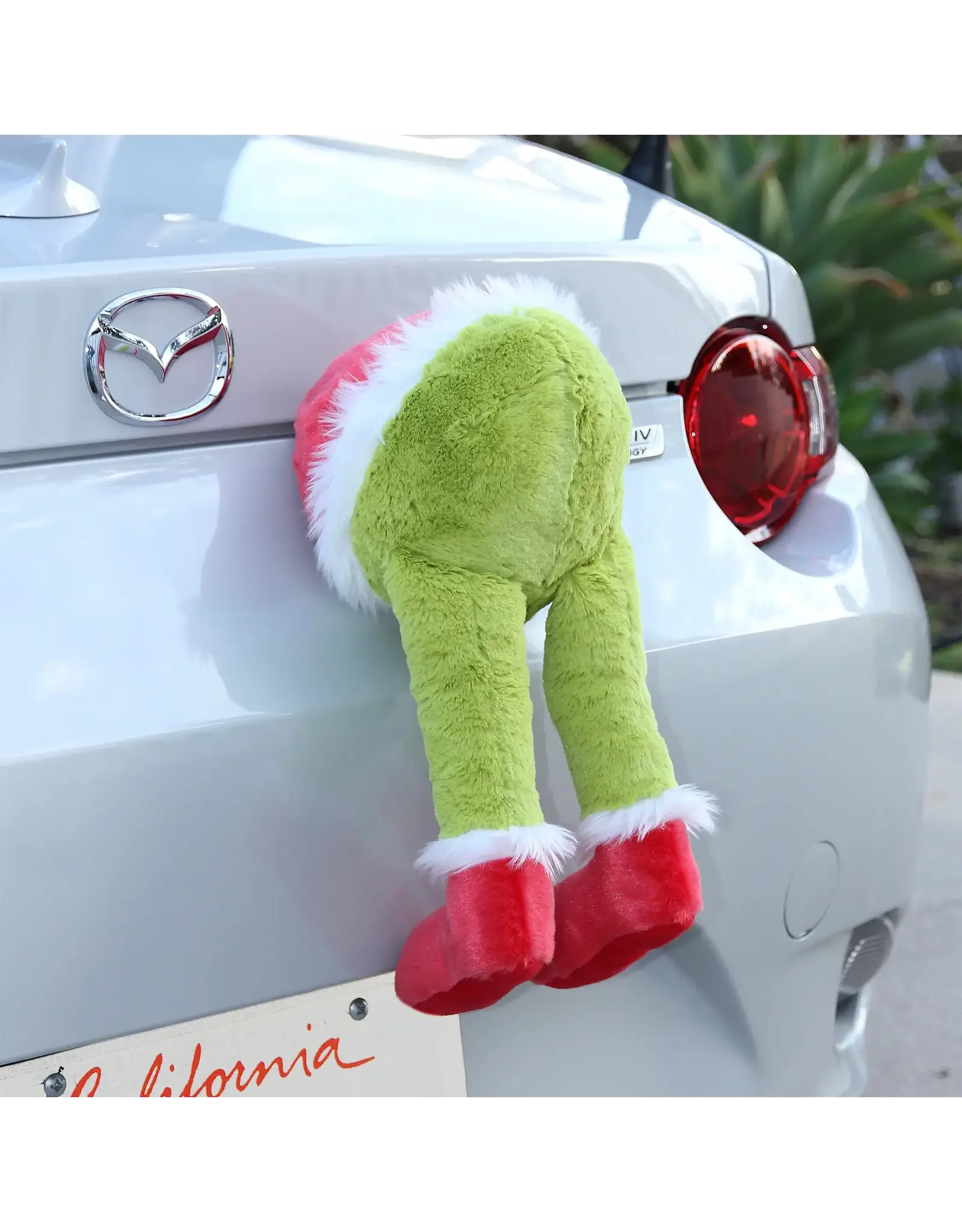 Hangin' Out Grinch 15"