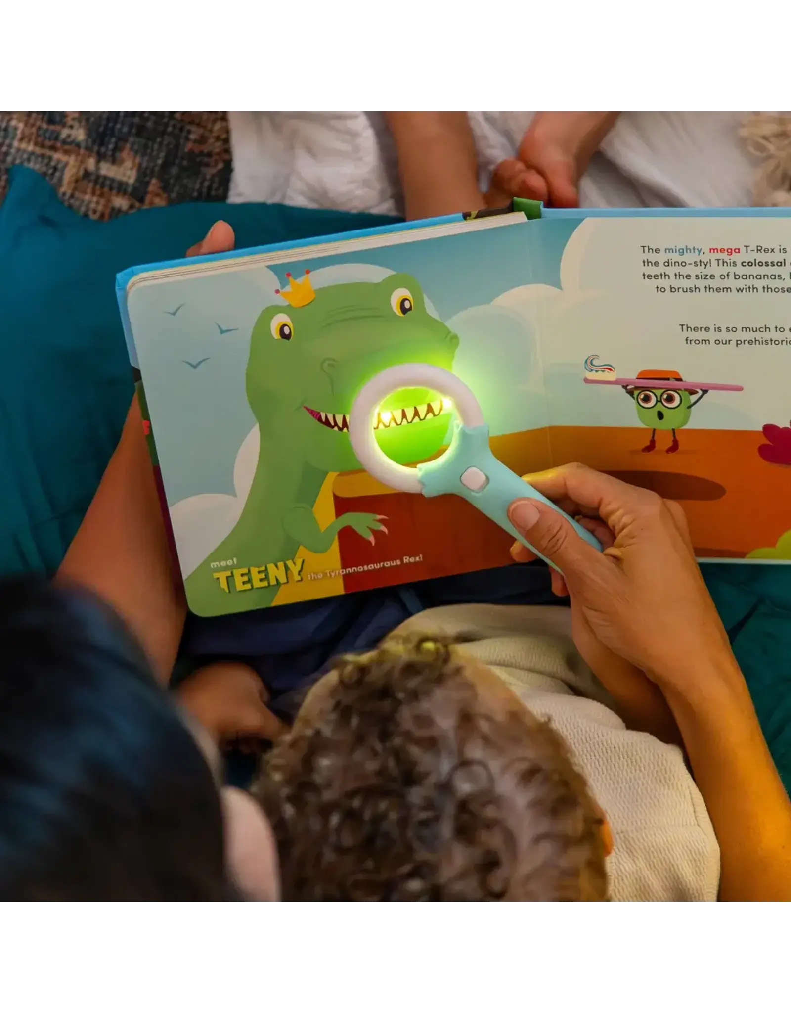Glo Pals Light-Up Book Pippa's Prehistoric Pals