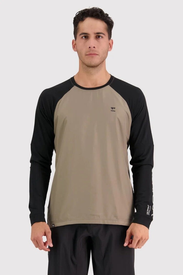 MONS ROYALE MONS ROYALE TARN MERINO SHIFT WIND HOMME