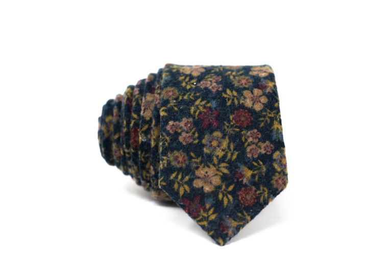 Ecliff Elie Cotton Wool Forest Green Flower Tie