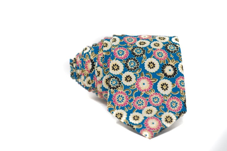 Ecliff Elie Cotton Blue With White & Pink Sunflower Tie