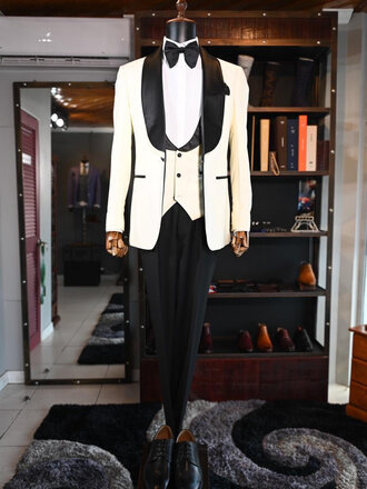 Ecliff Elie Ivory Icon Tuxedo 60