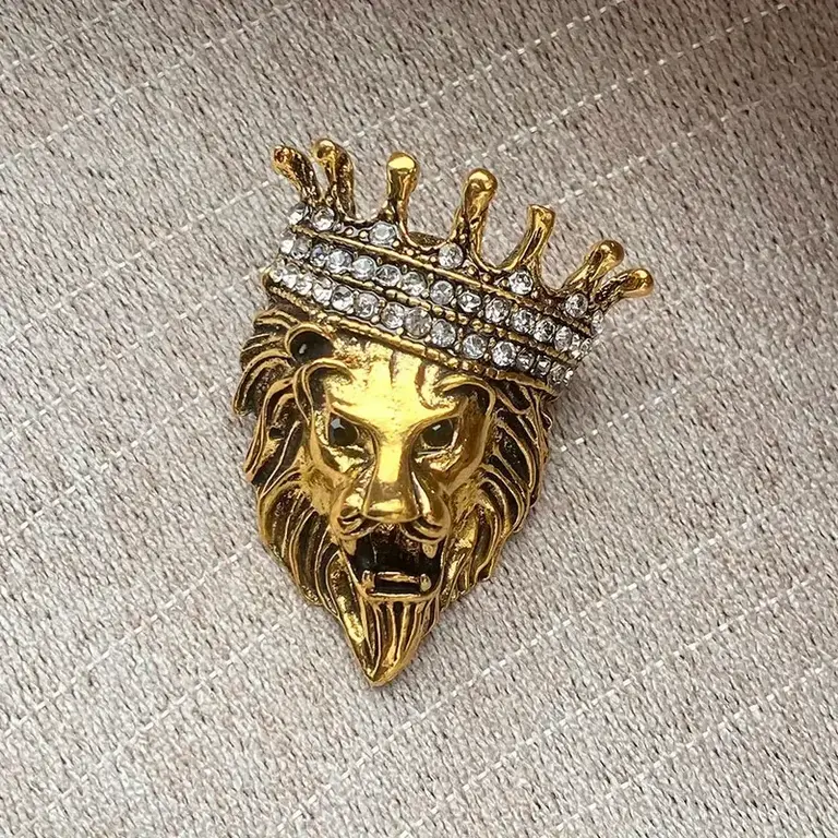 Ecliff Elie Golden Lion Head with Diamond Crown Brooch