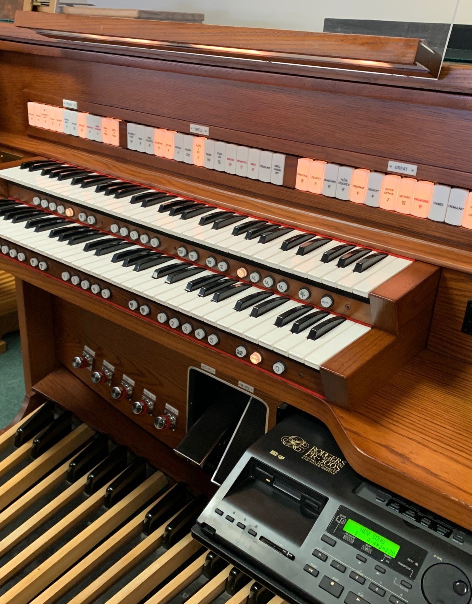 Rodgers Rodgers 790 Digital Organ W/ Tone Equipment