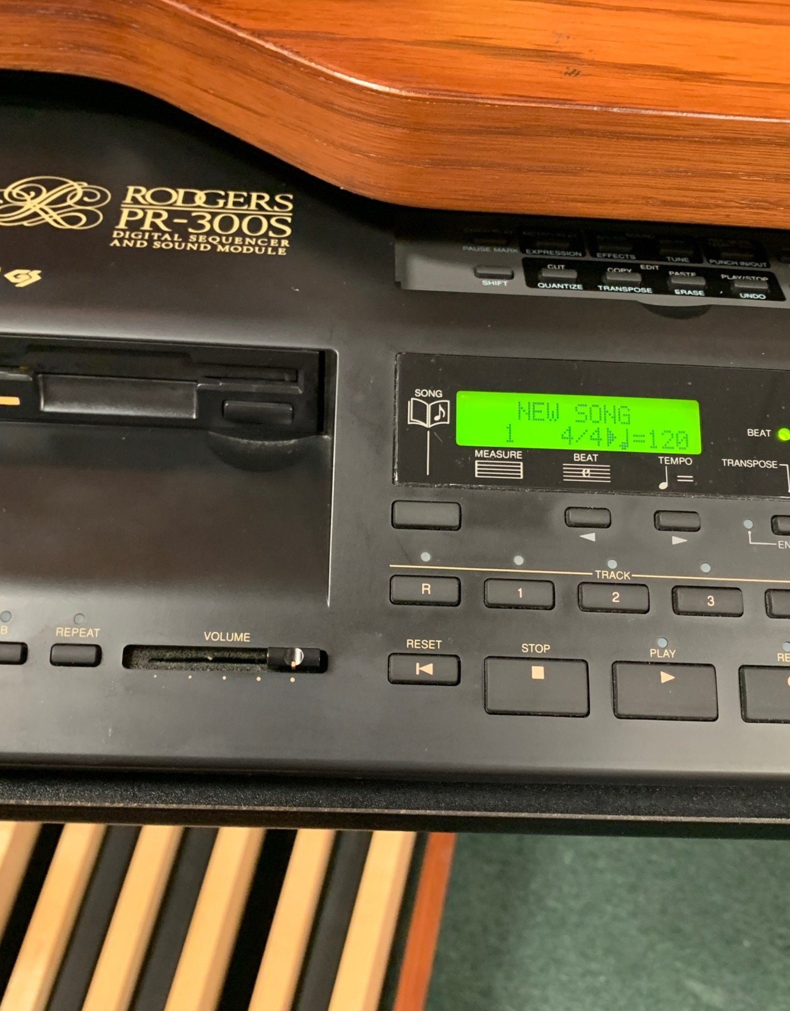 Rodgers Rodgers 790 Digital Organ W/ Tone Equipment