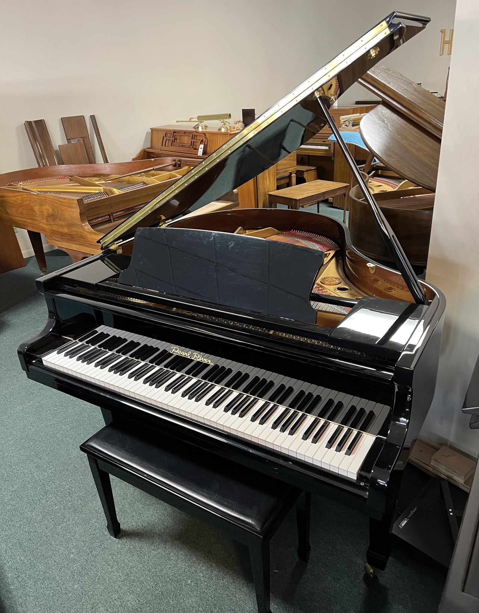 Pearl River Pearl River GP142 4'8 Baby Grand (Polished Ebony)(Pre-Owned)