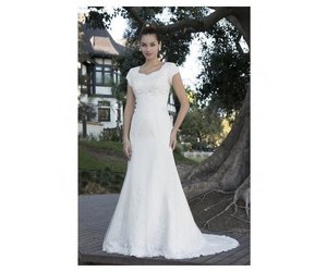 Sweetheart neckline top tulip sleeves