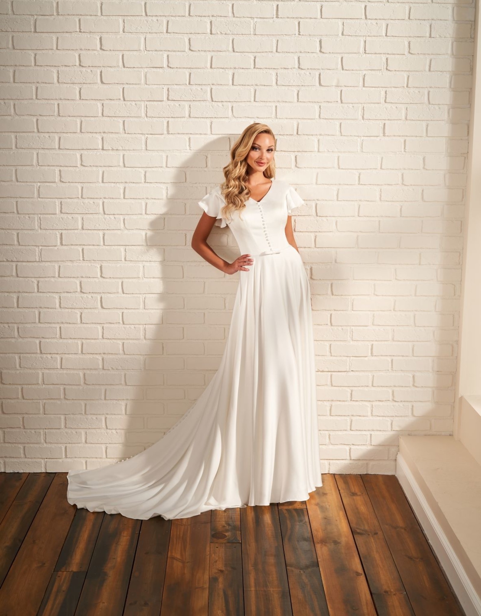 Mon Cheri Bridals MOD220