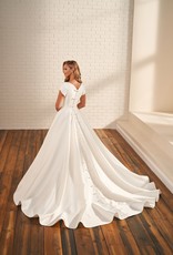 Mon Cheri Bridals MOD221