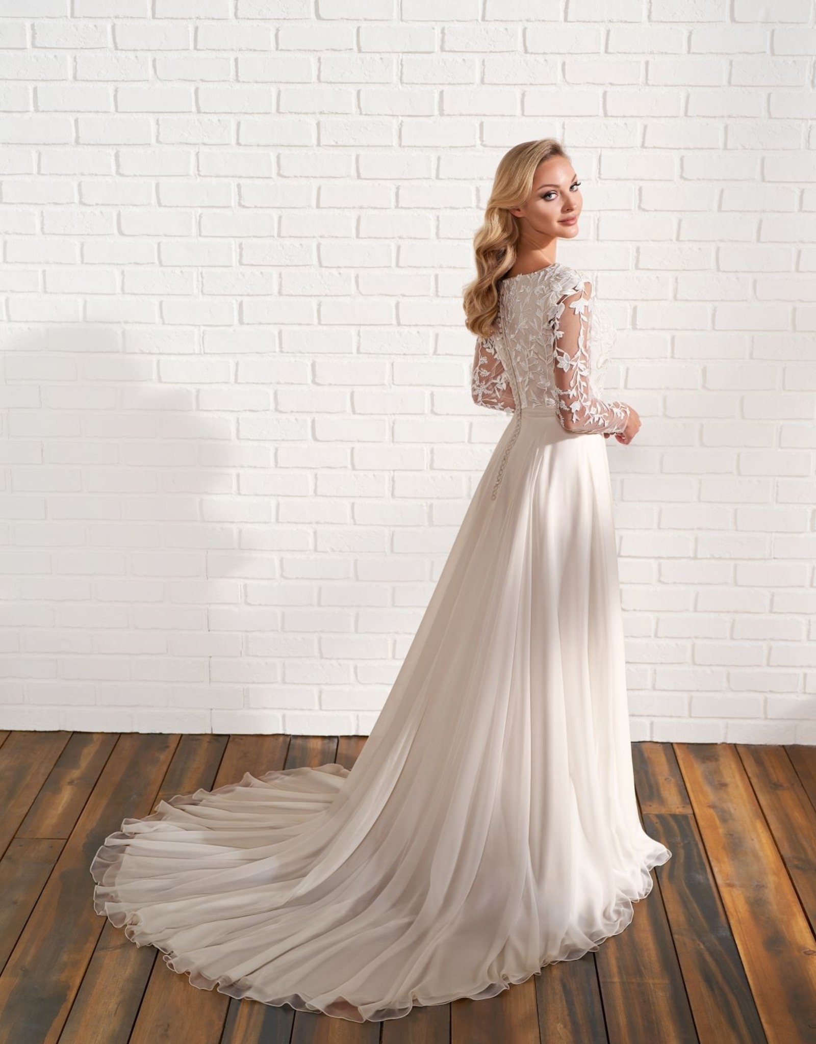 Mon Cheri Bridals MOD202