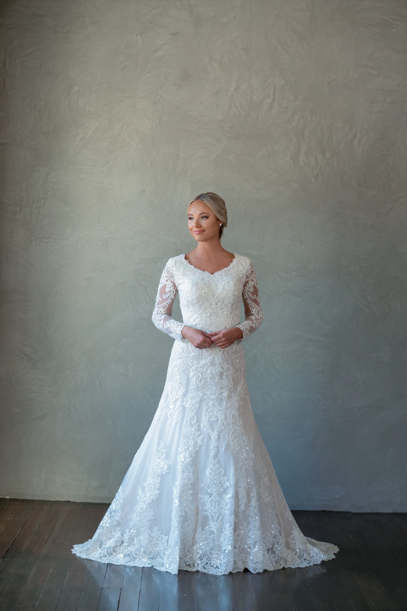 High Neck Wedding Dress With Long Sleeves. Lace Turtleneck Bridal Gown, High  Collar Wedding Gown Harper -  Canada