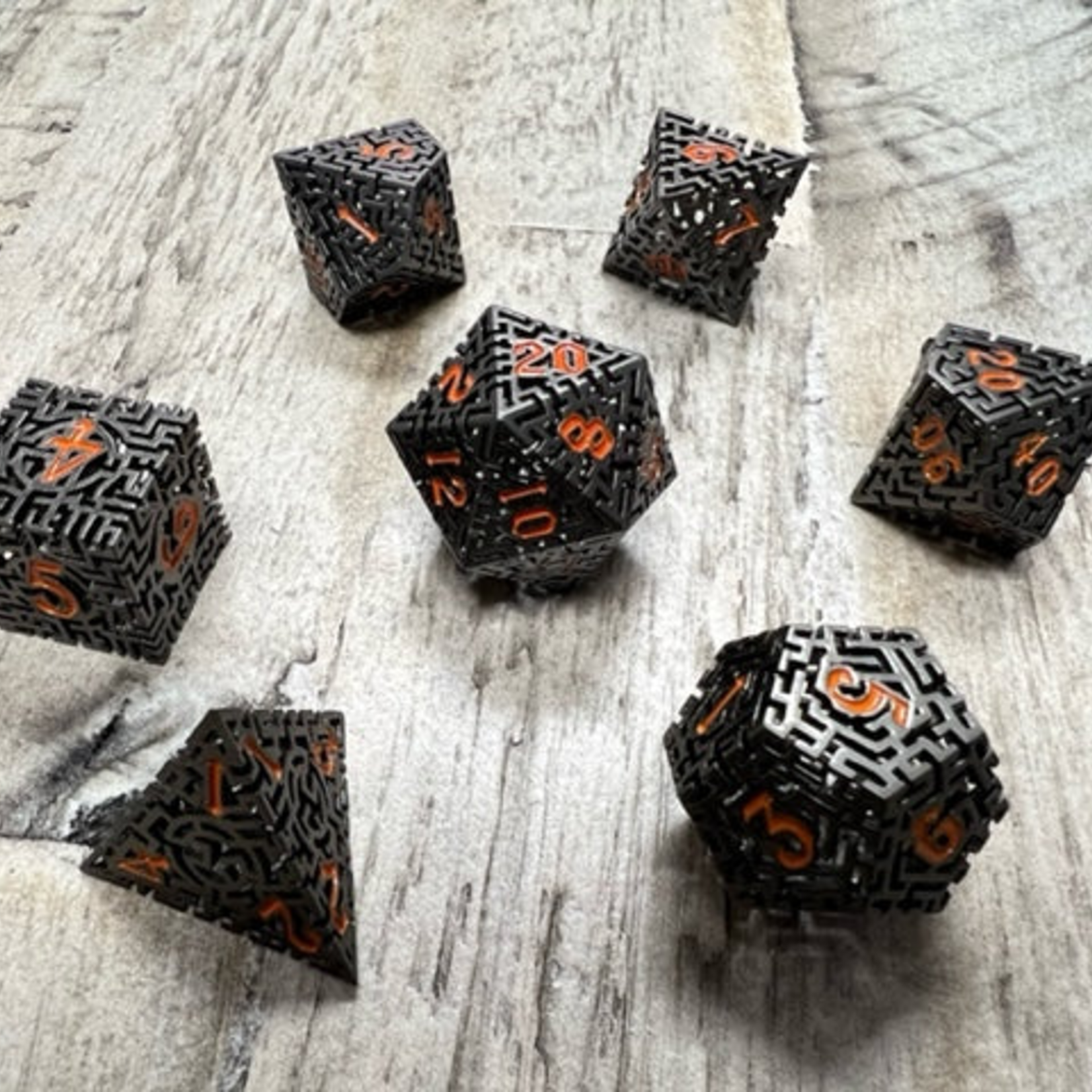 Forged Forged Mad Maze Hollow Metal Polyhedral 7 die set