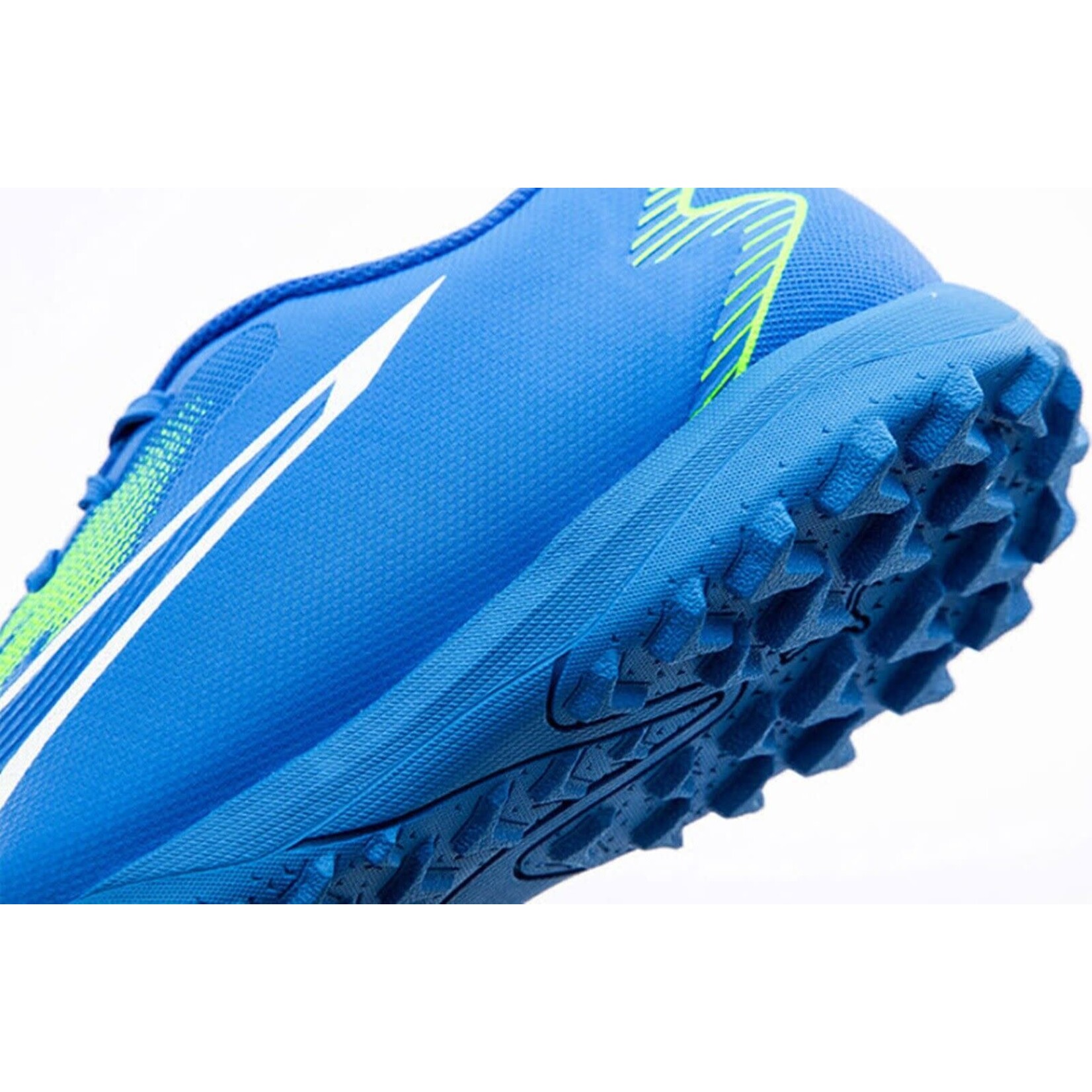 Puma PUMA CRAMPONS ULTRA PLAY IT JR