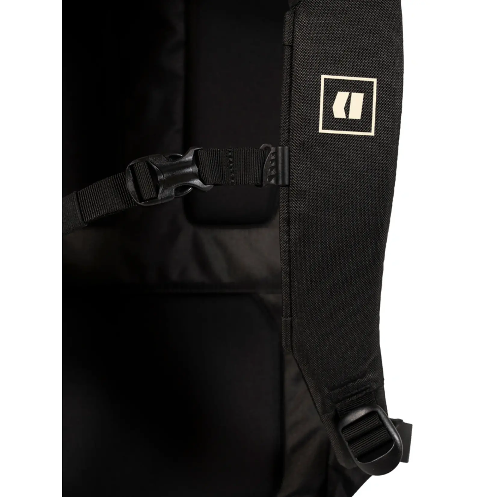 ARMADA ARMADA AR 50L Park Pack-Black-Afterglow