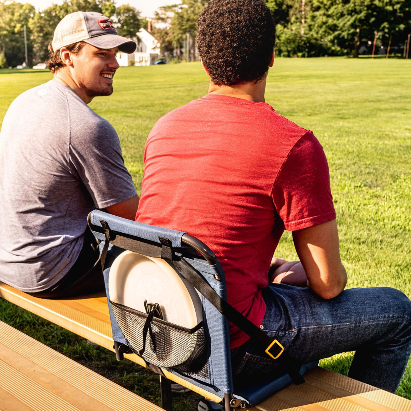 GCI OUTDOOR CHAISE BLEACHERBACK ROYAL