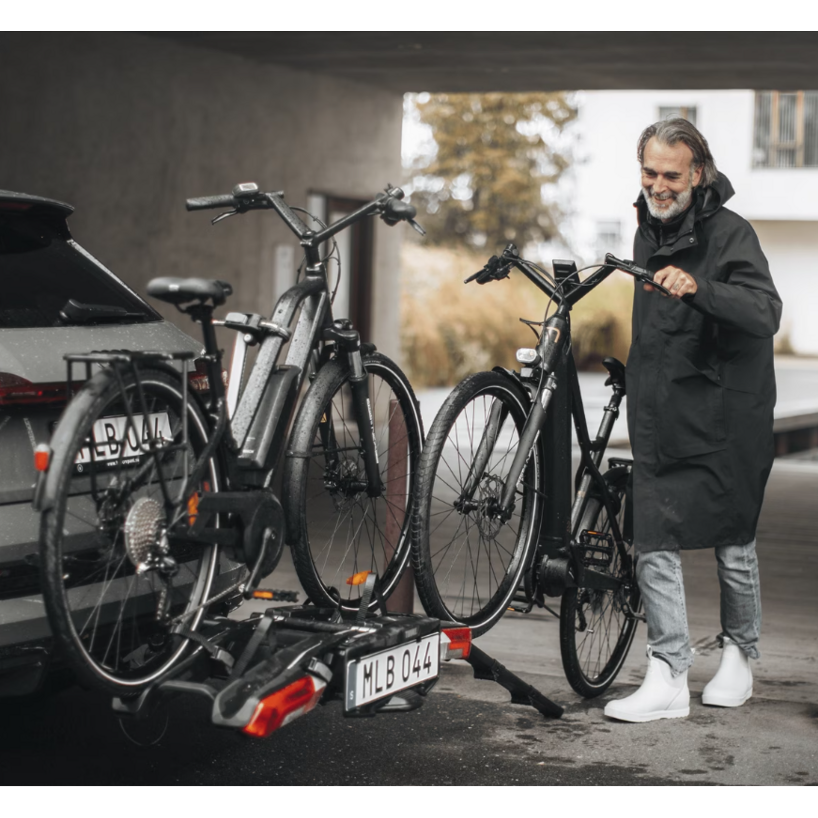 THULE THULE EPOS 2-BIKE PLATFORM HITCH BIKE RACK BLACK/ALUMINUM