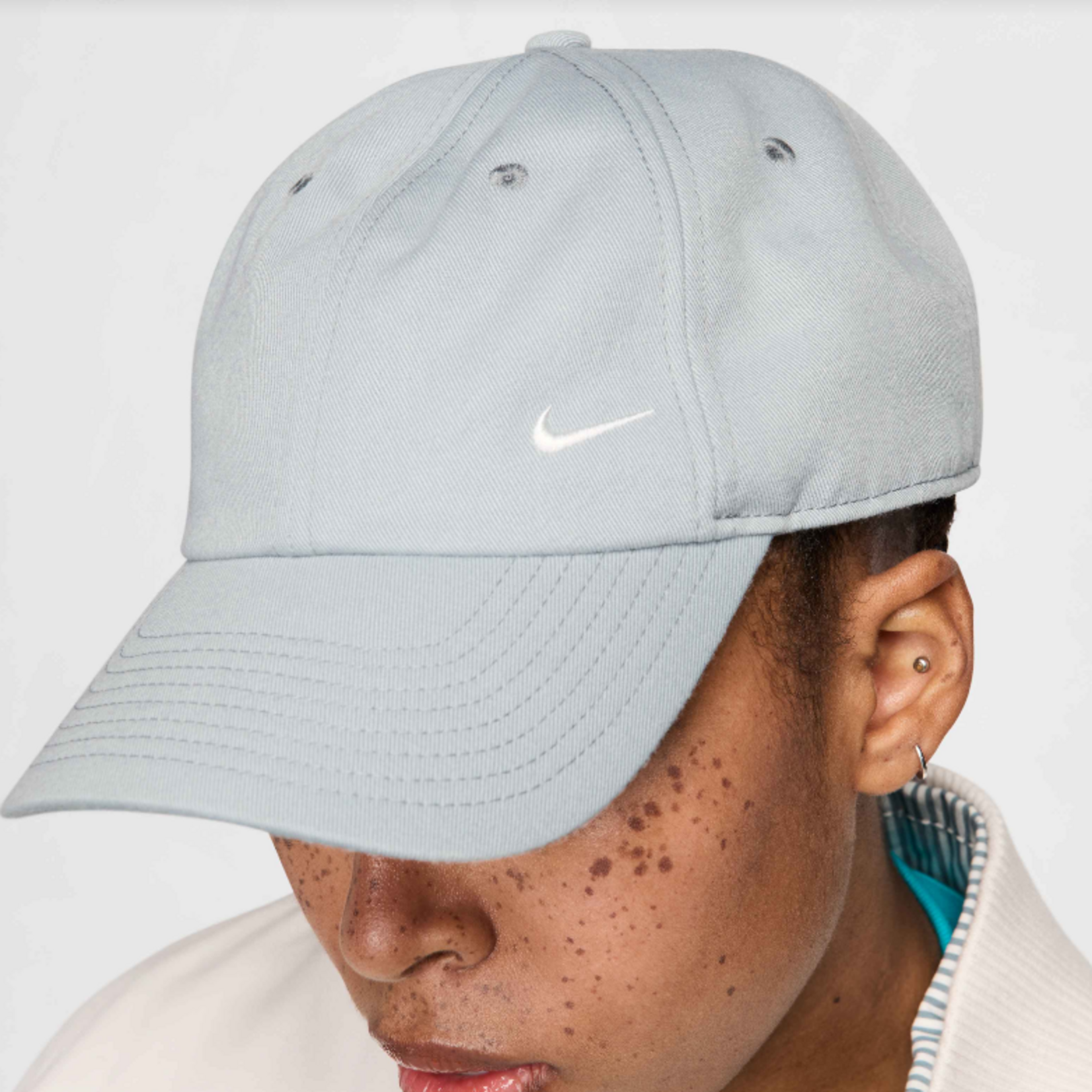 U NIKE CLUB CAP U CB SM SWSH L