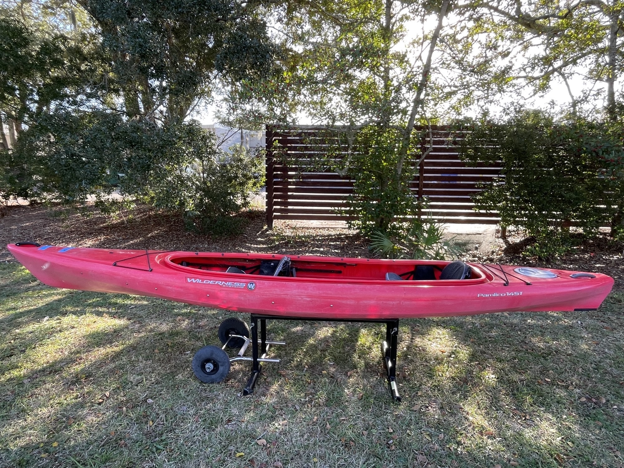 CONFLUENCE WATERSPORTS USED Pamlico 145T Red