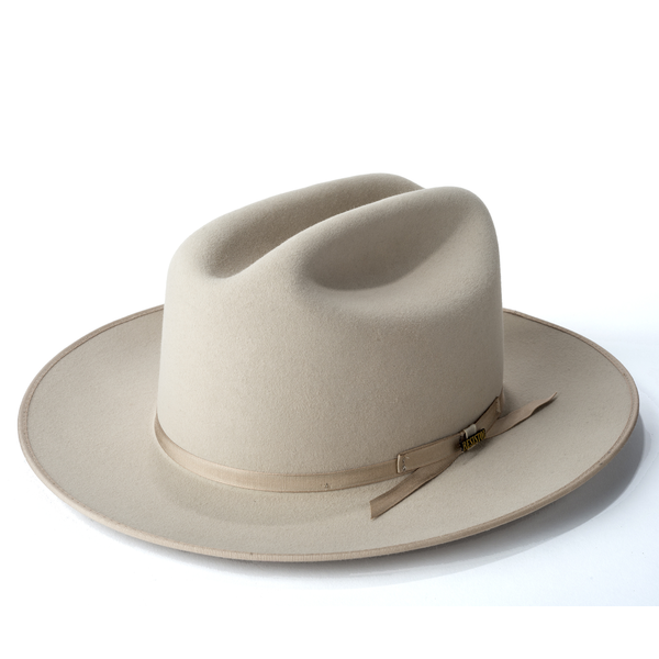 moschino hat