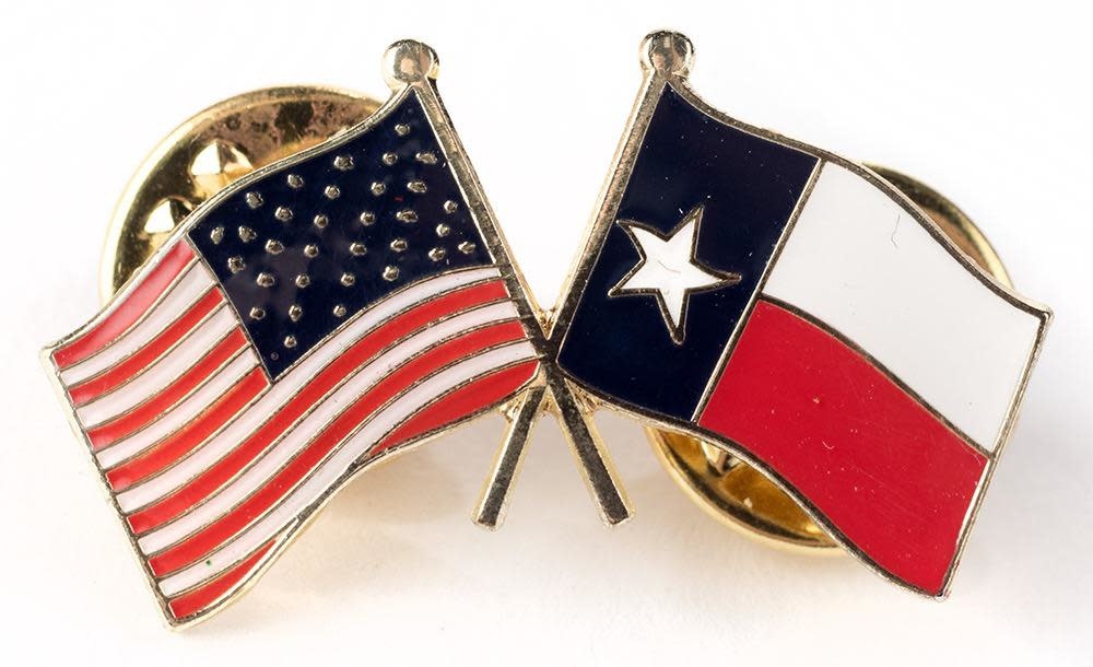 Texas Crossed Usa Flag Lapel Pin The Store At Lbj