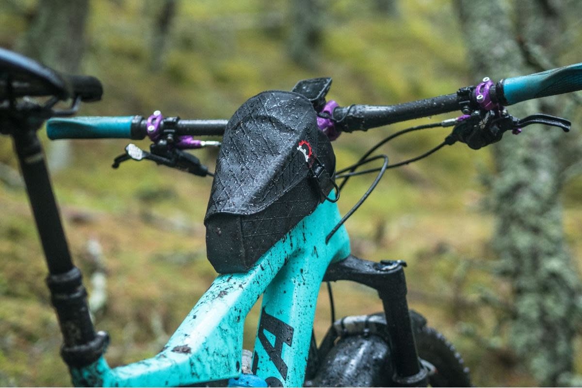 revelate designs mag tank 2000 bolt on bag