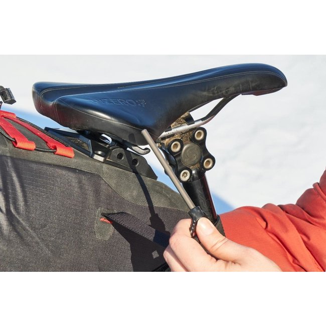 revelate designs spinelock 10l seat bag