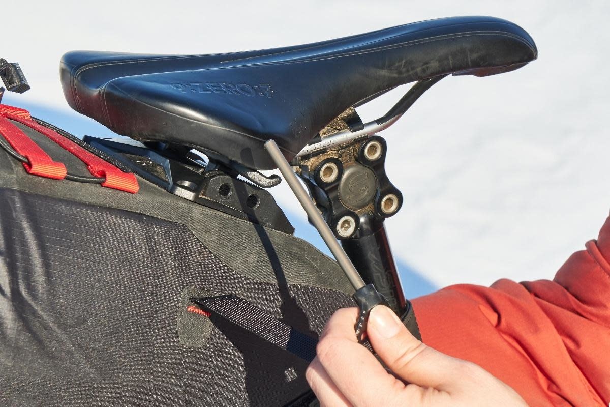 revelate spinelock 10l