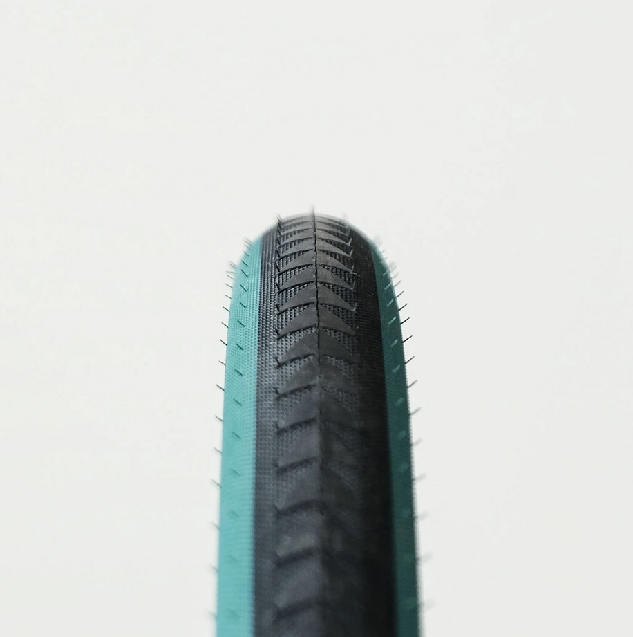Ultradynamico Cava Race Tire Green / Black 700 x 33.?? (622 - 33