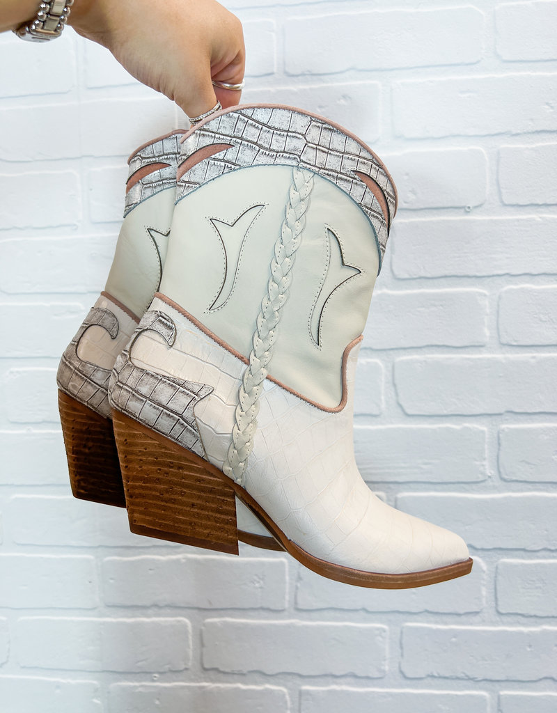 DOLCE VITA Loral Booties