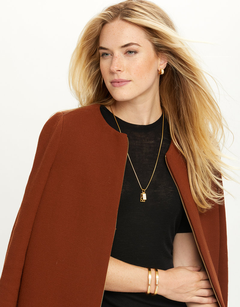 Meridian Zenith Hinged Bangle in Gld