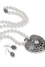 Mumtaz Pearl Long Necklace