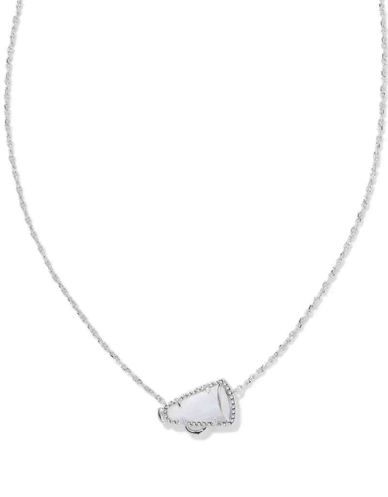 KENDRA SCOTT Cheer Short Pendant Necklace