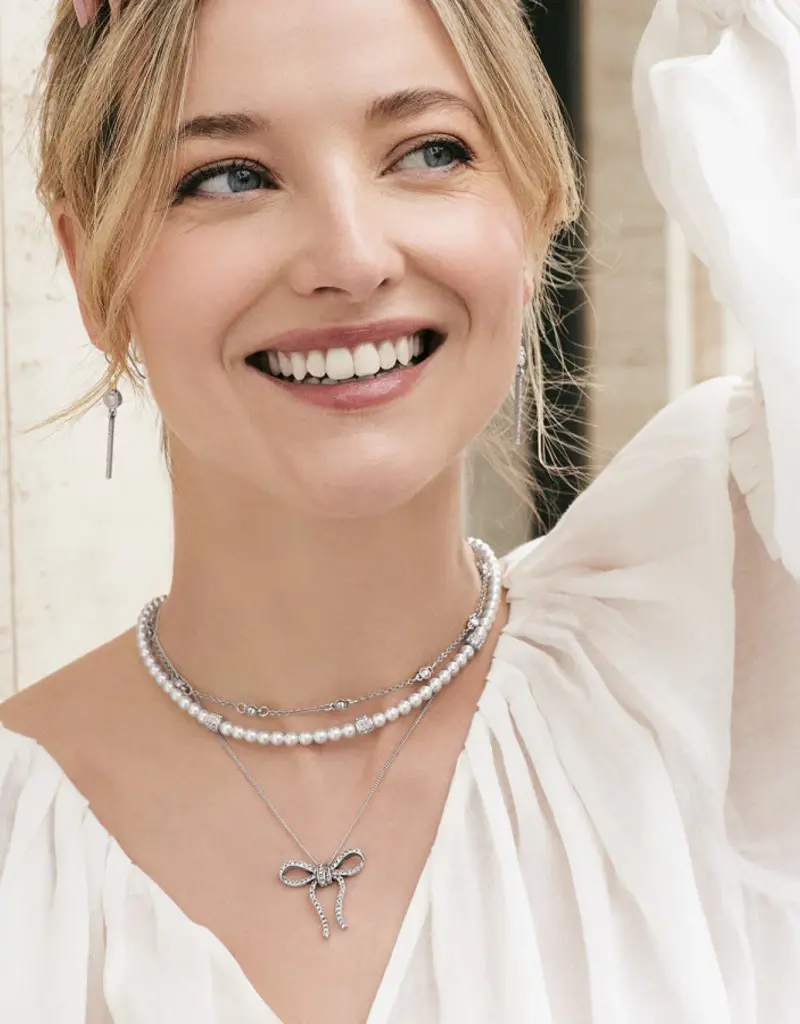 Illumina Bow Necklace