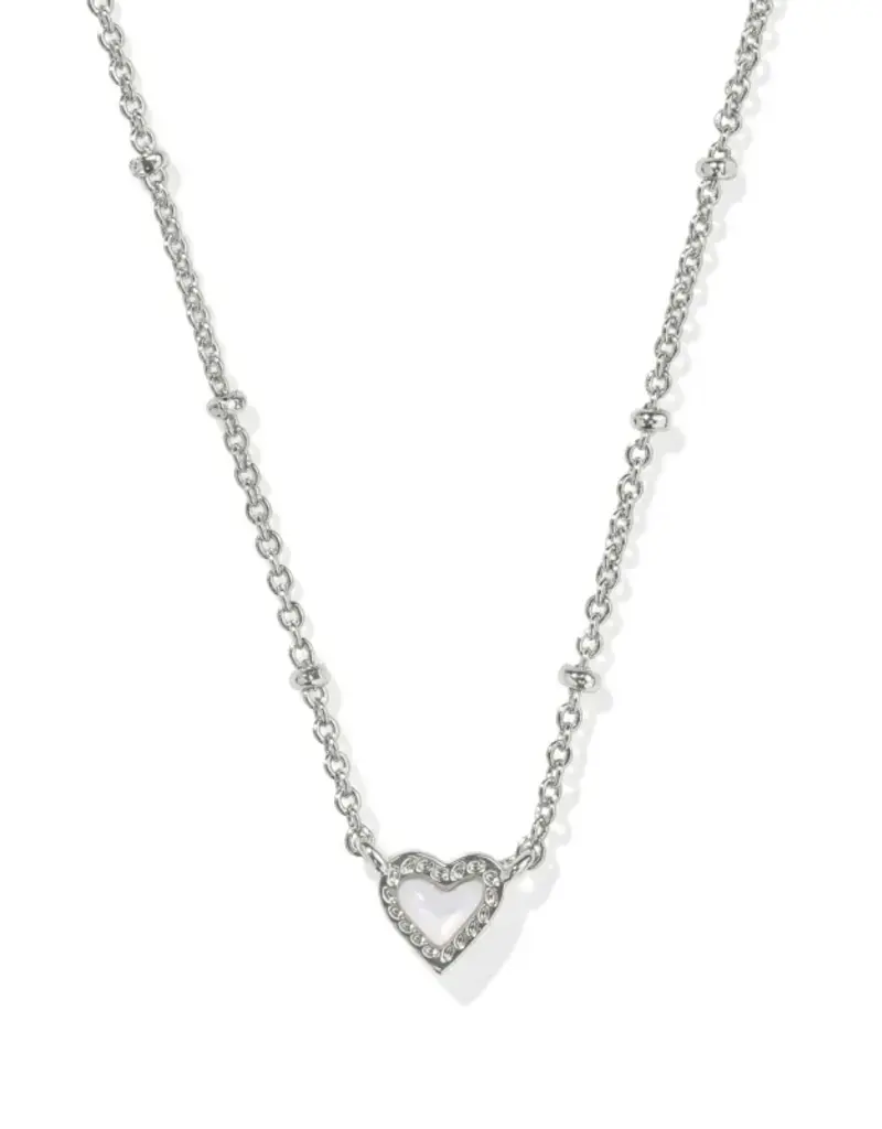 KENDRA SCOTT Mini Ari Heart Satellite Short Pendant Necklace