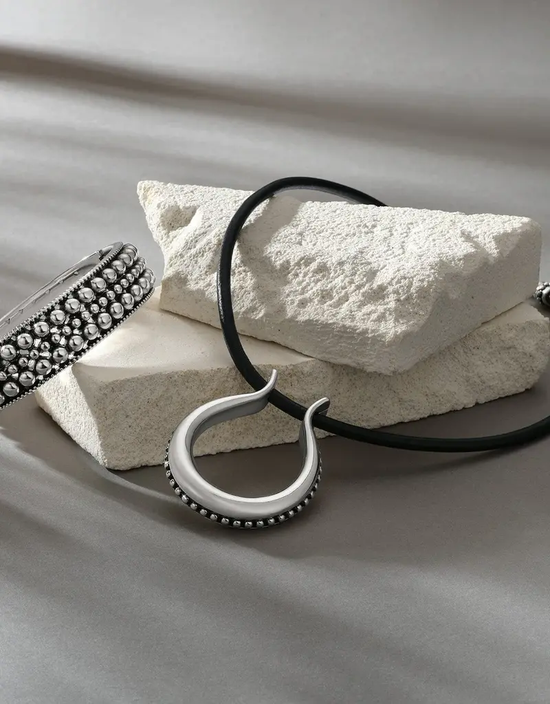 Pretty Tough Arch Leather Necklace